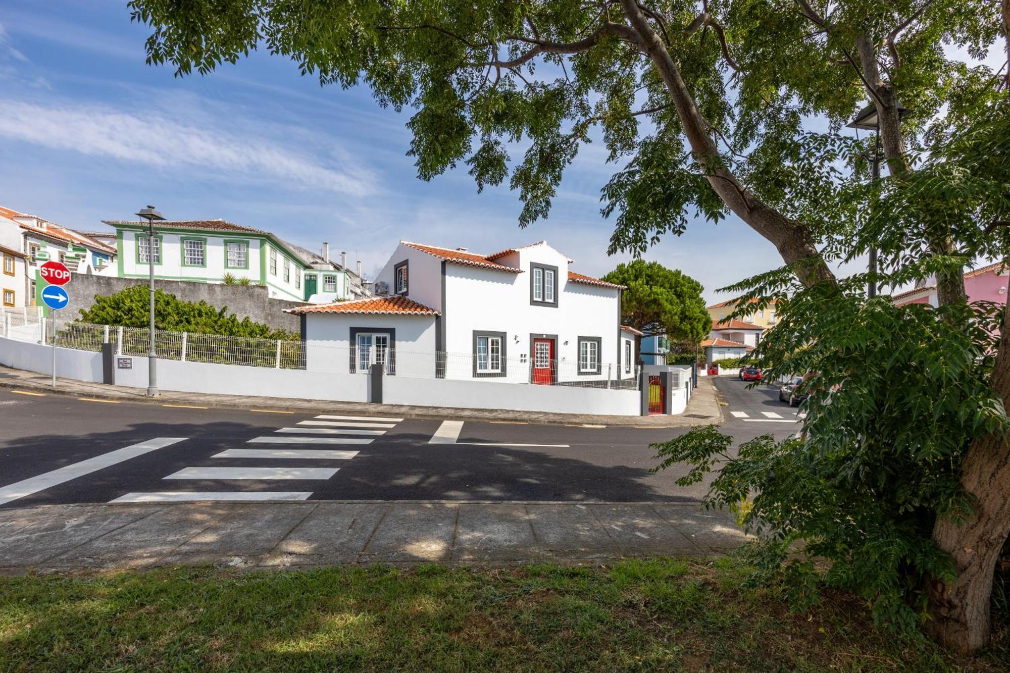 Angra Charming Suites By Seewest Angra do Heroísmo Dış mekan fotoğraf