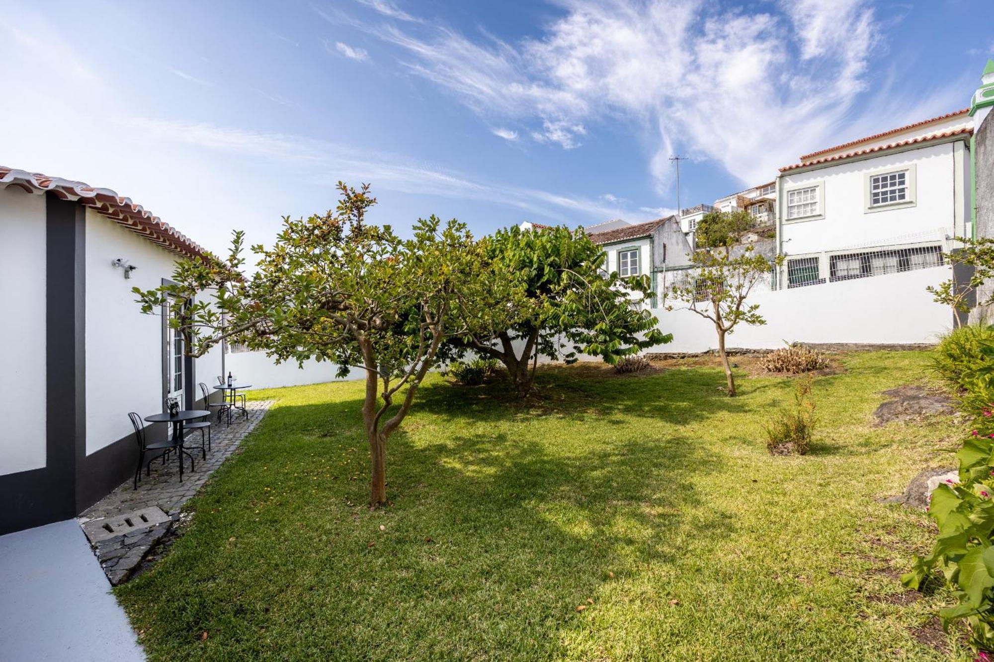 Angra Charming Suites By Seewest Angra do Heroísmo Dış mekan fotoğraf