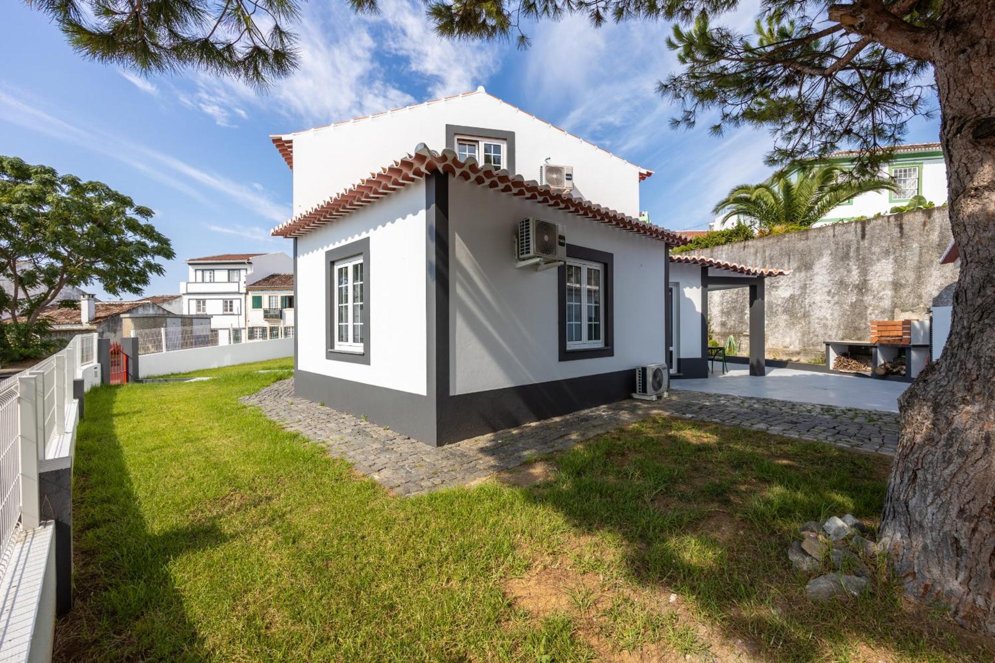 Angra Charming Suites By Seewest Angra do Heroísmo Dış mekan fotoğraf
